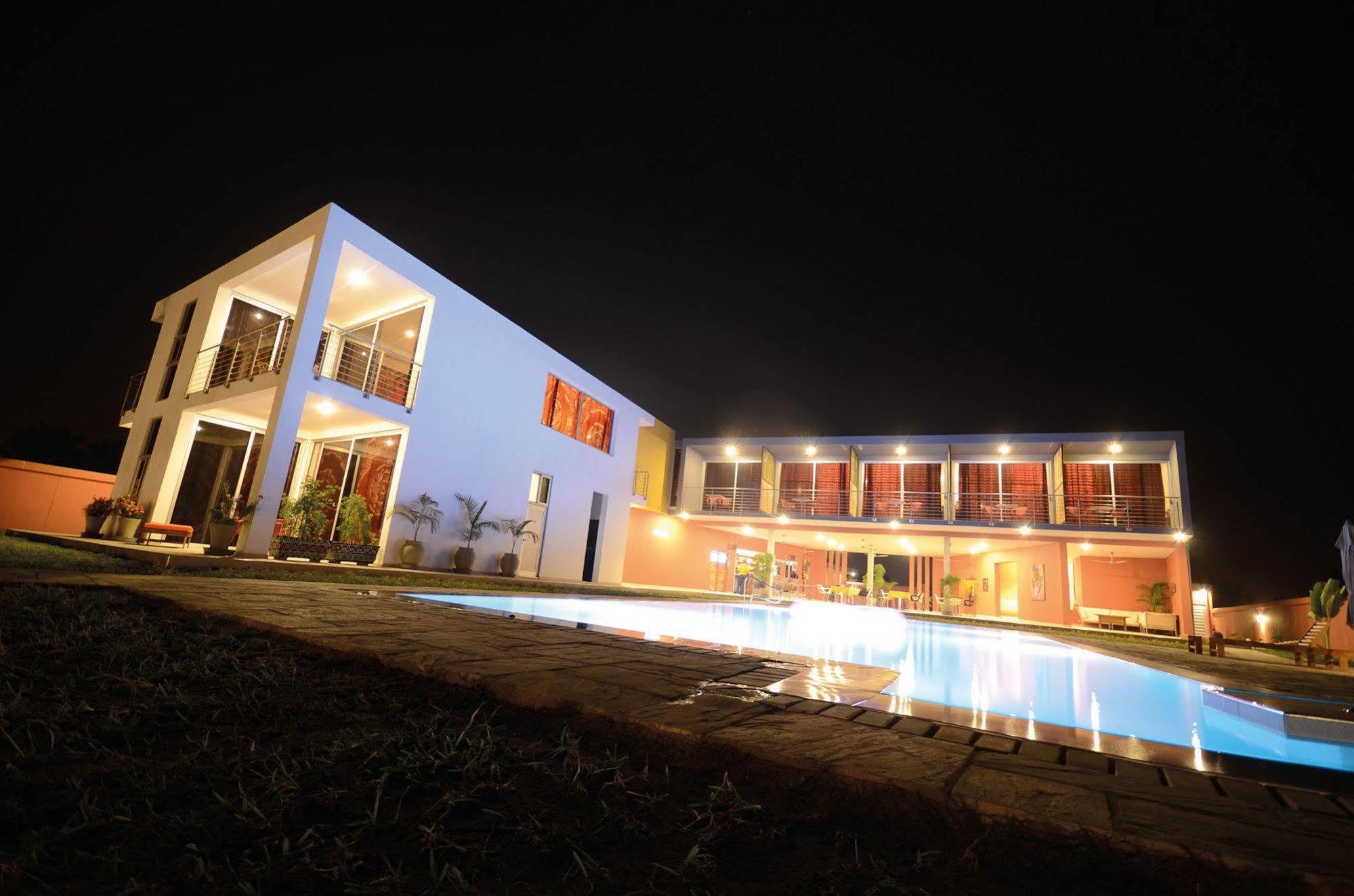 Leo'S Beach Hotel - Adults Only Brufut Exterior foto
